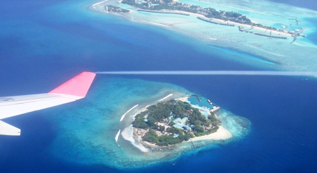 maldives2 Maldive islands are threatened by global warming and rising sea levels