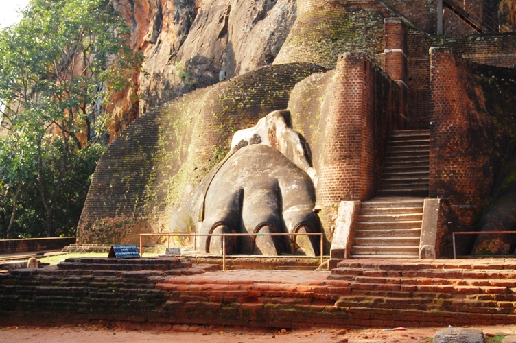 Lion gate Sigiria